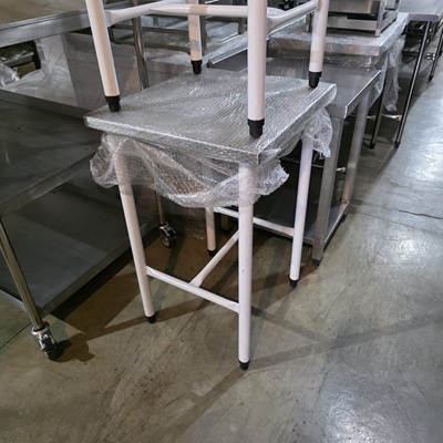Mesa inox 430 50x50x85 – Pé branco – Usada