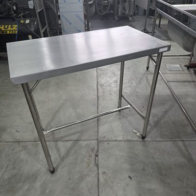 MESA AÇO INOX 430 0,90X0,50X0,85 COM PÉ DE INOX USADA
