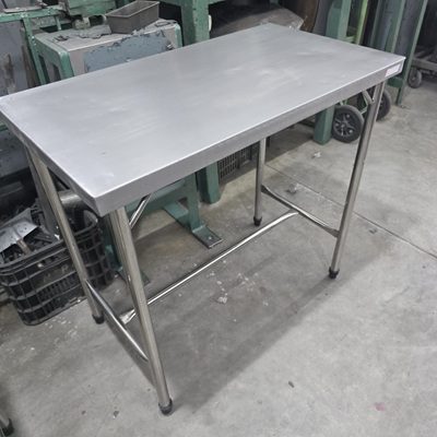 MESA AÇO INOX 430 0,90X0,50X0,85 COM PÉ DE INOX USADA