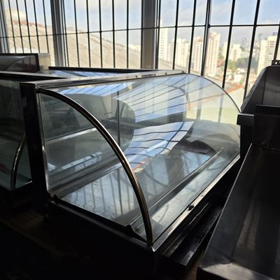 Vitrine Neutra 76 cm – Usada