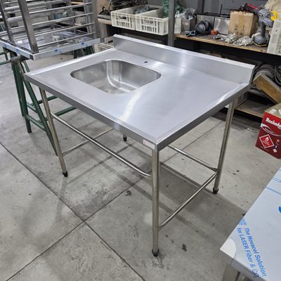PIA INOX 110X0,75 COM 1 CUBA 50X40X20 430 Usada